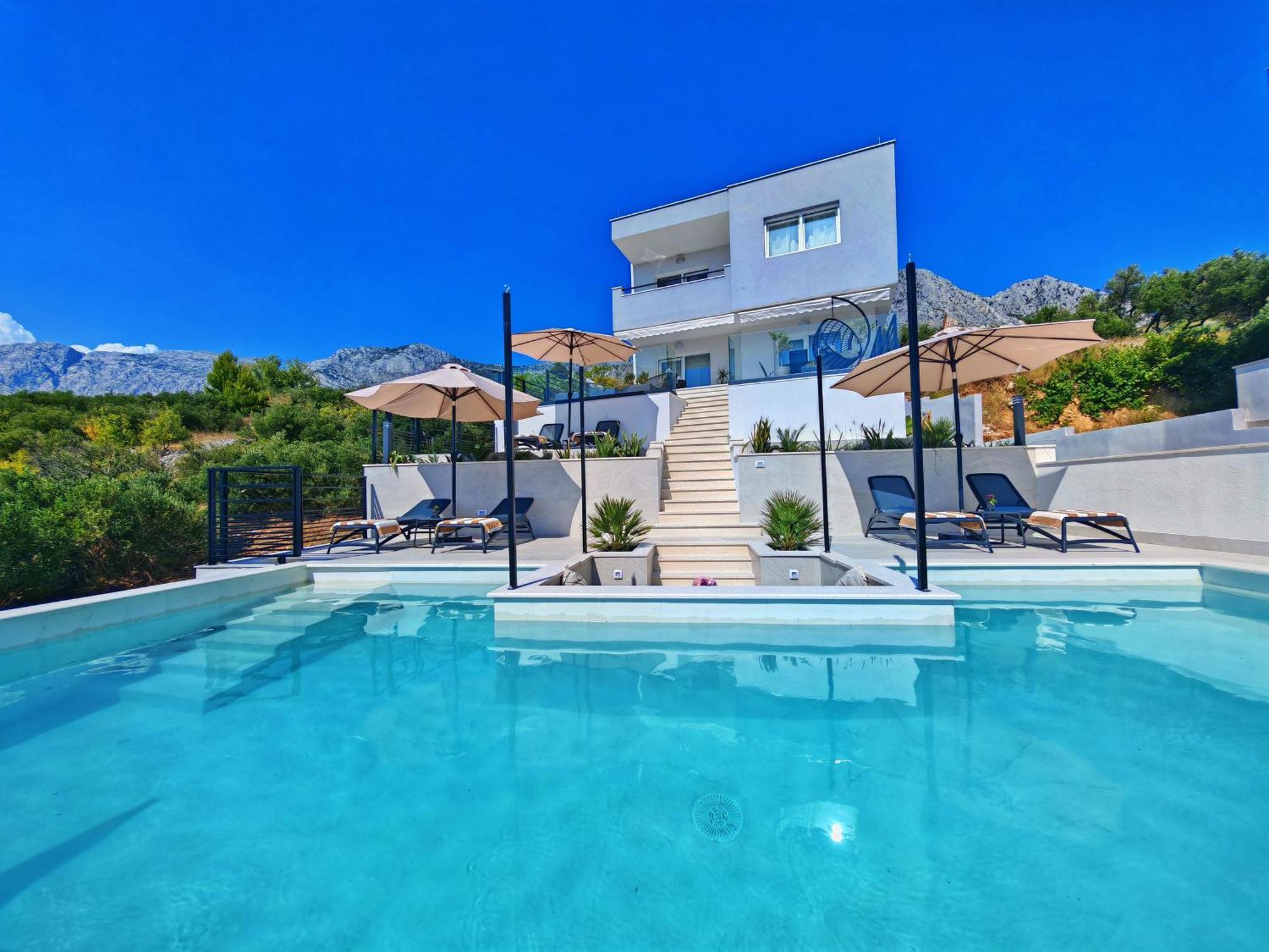 Luxury Holiday Home Dioniz Podgora Exterior photo